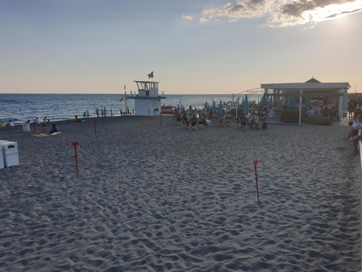 شقة Trilocale Lido Di Roma ليدو دي أوستيا المظهر الخارجي الصورة